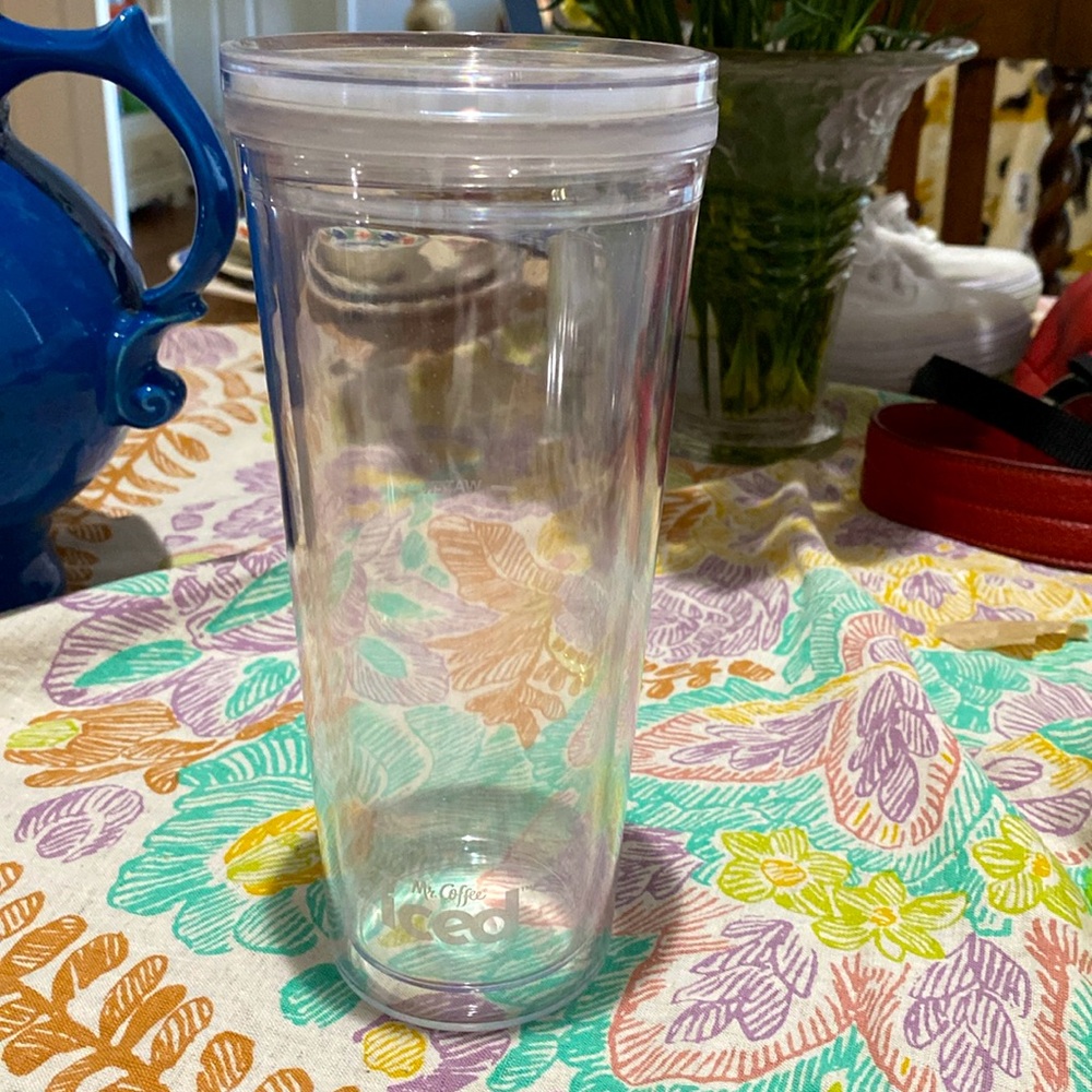 NWOT. Mr. Coffee Iced Coffee/Tea tumbler. Never used. Screw on top holds 20 oz